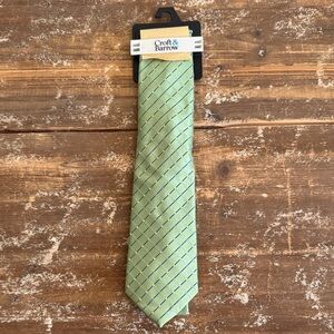 NWT Croft & Barrow Men's Tie in Green with Blue Pattern